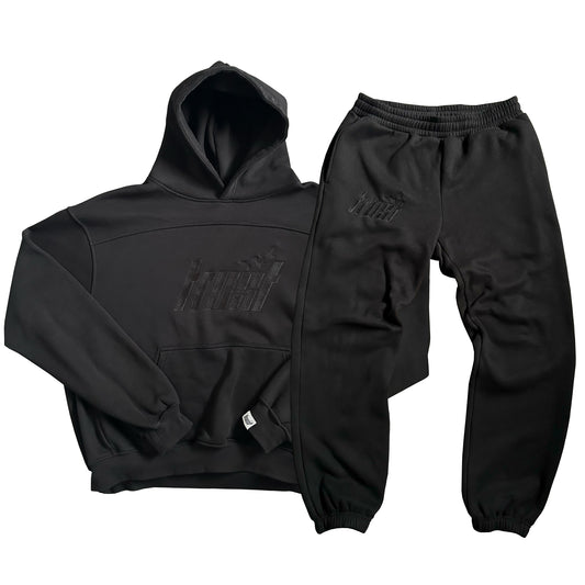 EMBROIDERED HEAVYWEIGHT TRUST TRACKSUIT [BLACK]