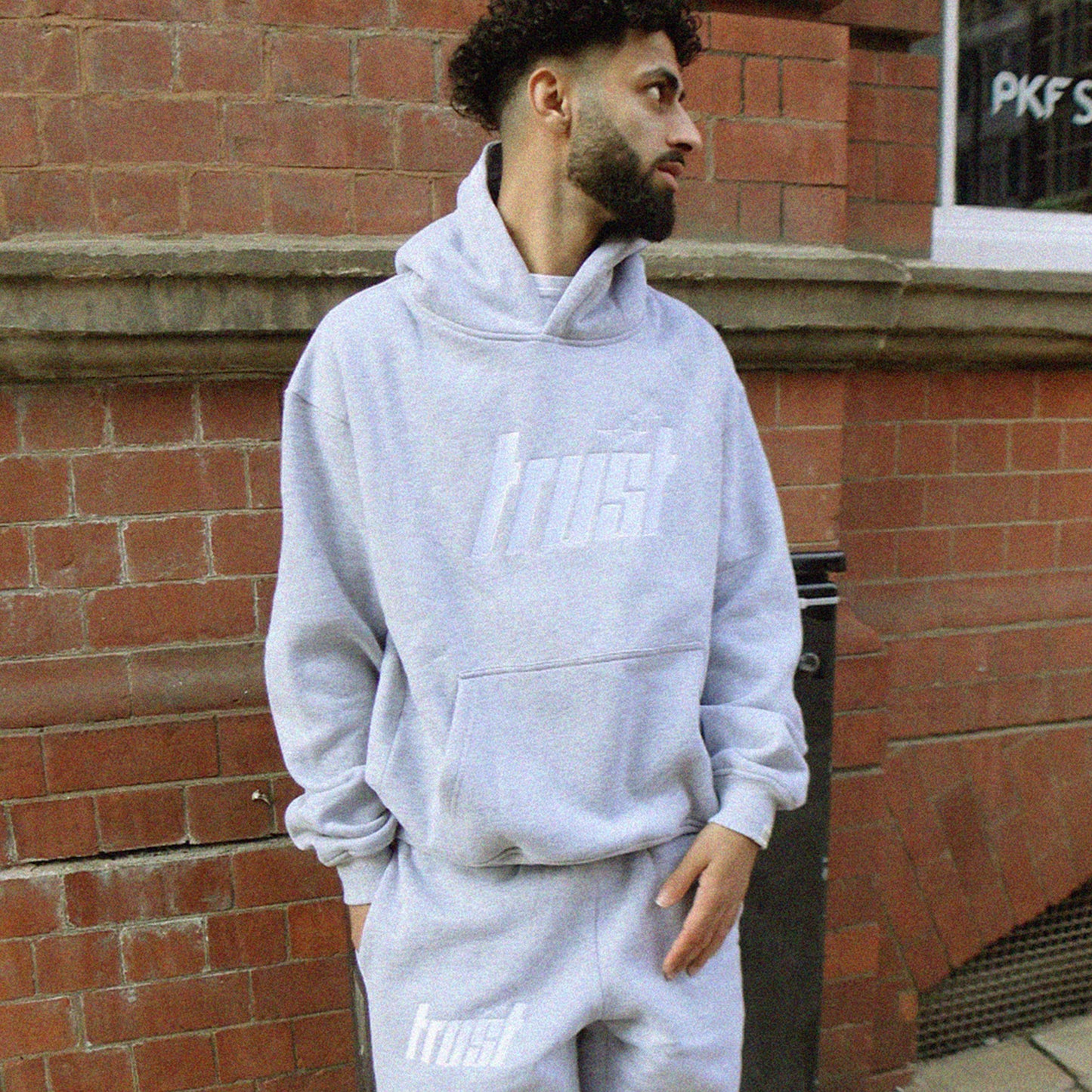 EMBROIDERED HEAVYWEIGHT TRUST TRACKSUIT [GREY]