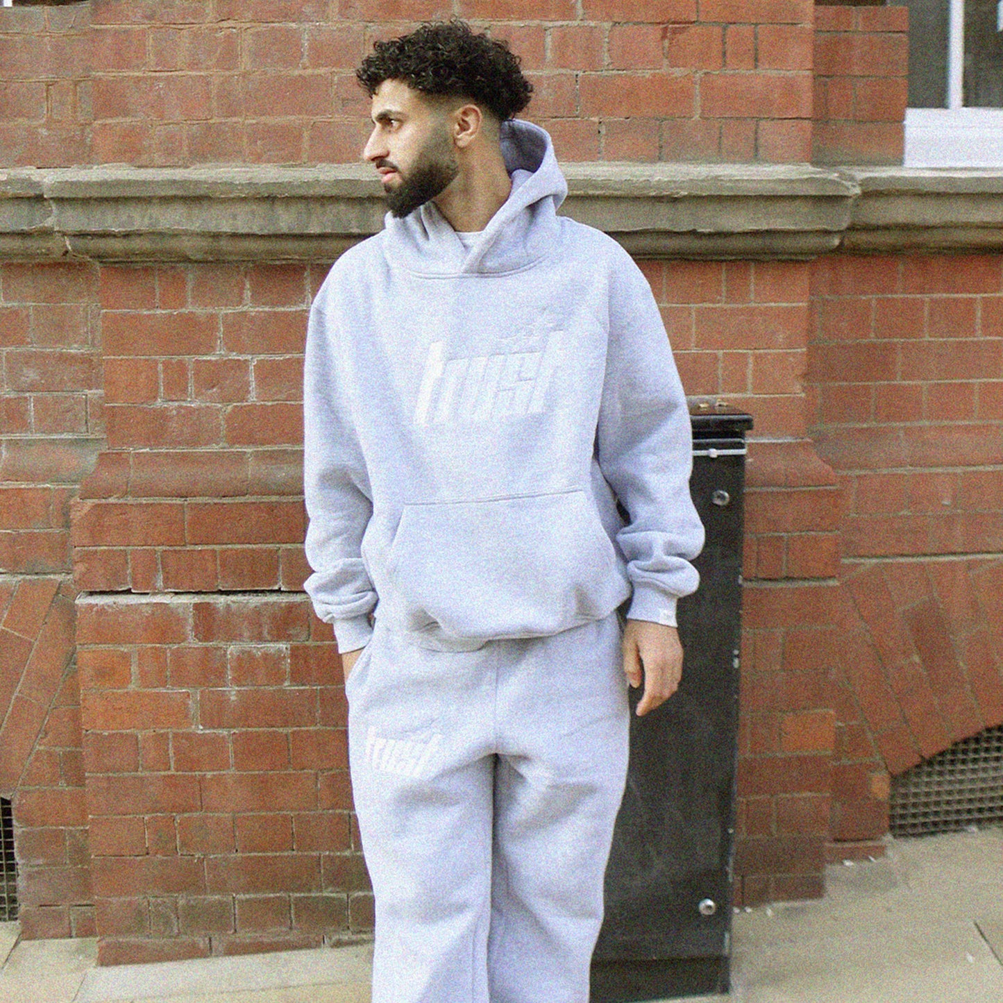 EMBROIDERED HEAVYWEIGHT TRUST TRACKSUIT [GREY]