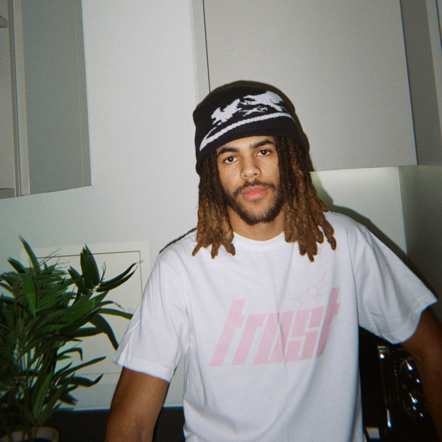 TRUST TEE [WHITE/PINK]