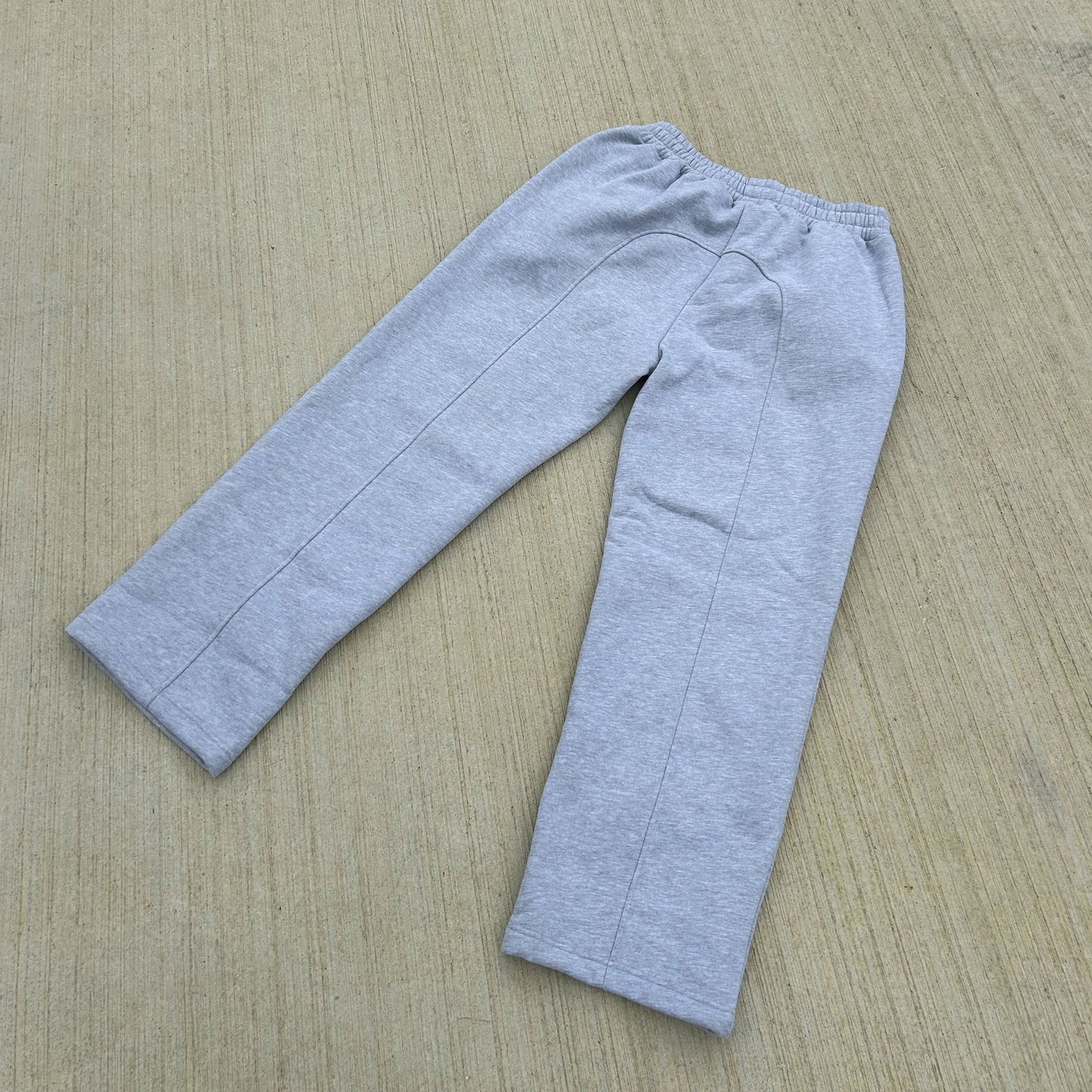 EMBROIDERED STRAIGHT LEG JOGGERS [GREY]