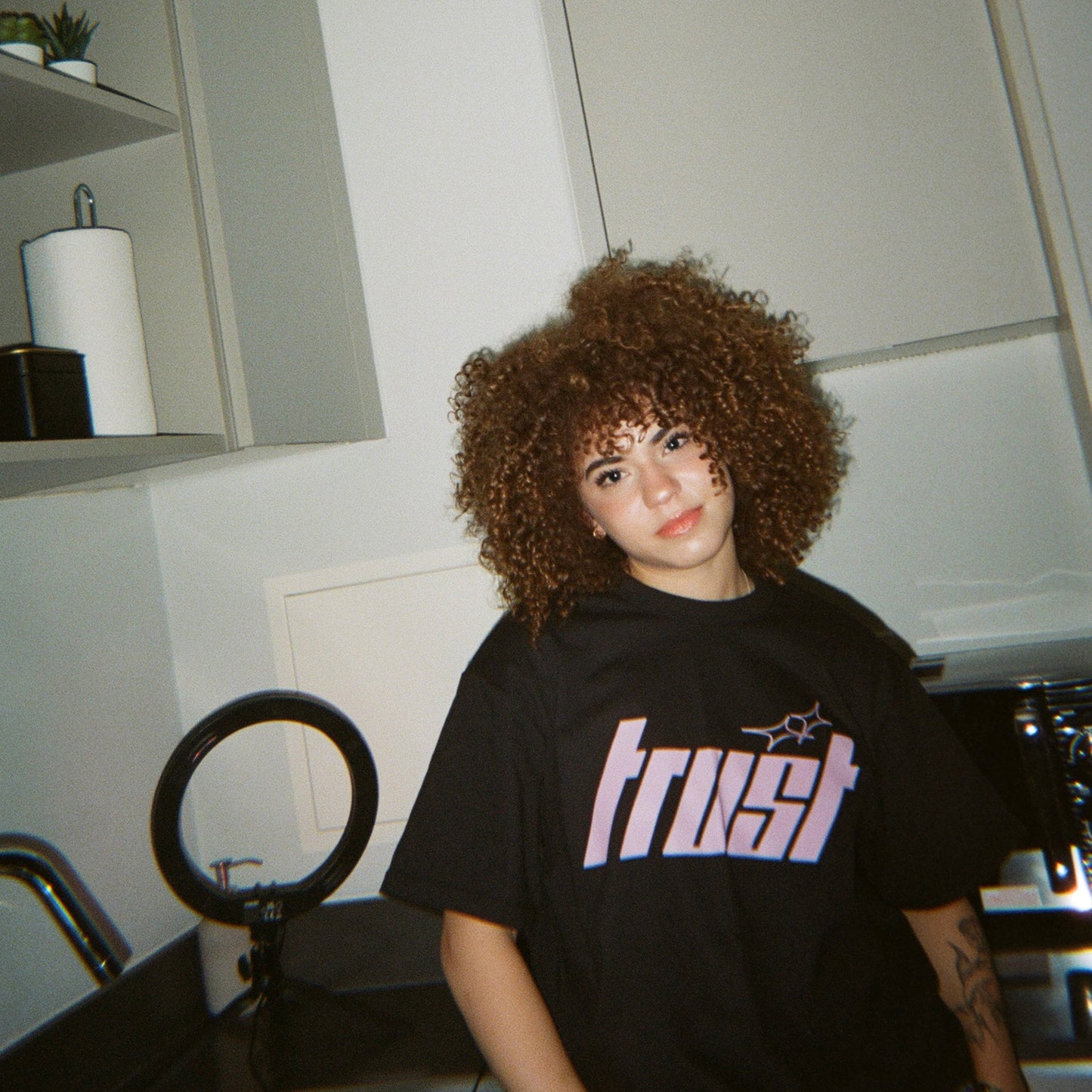 TRUST TEE [BLACK/PINK]