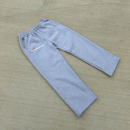 EMBROIDERED STRAIGHT LEG JOGGERS [GREY]