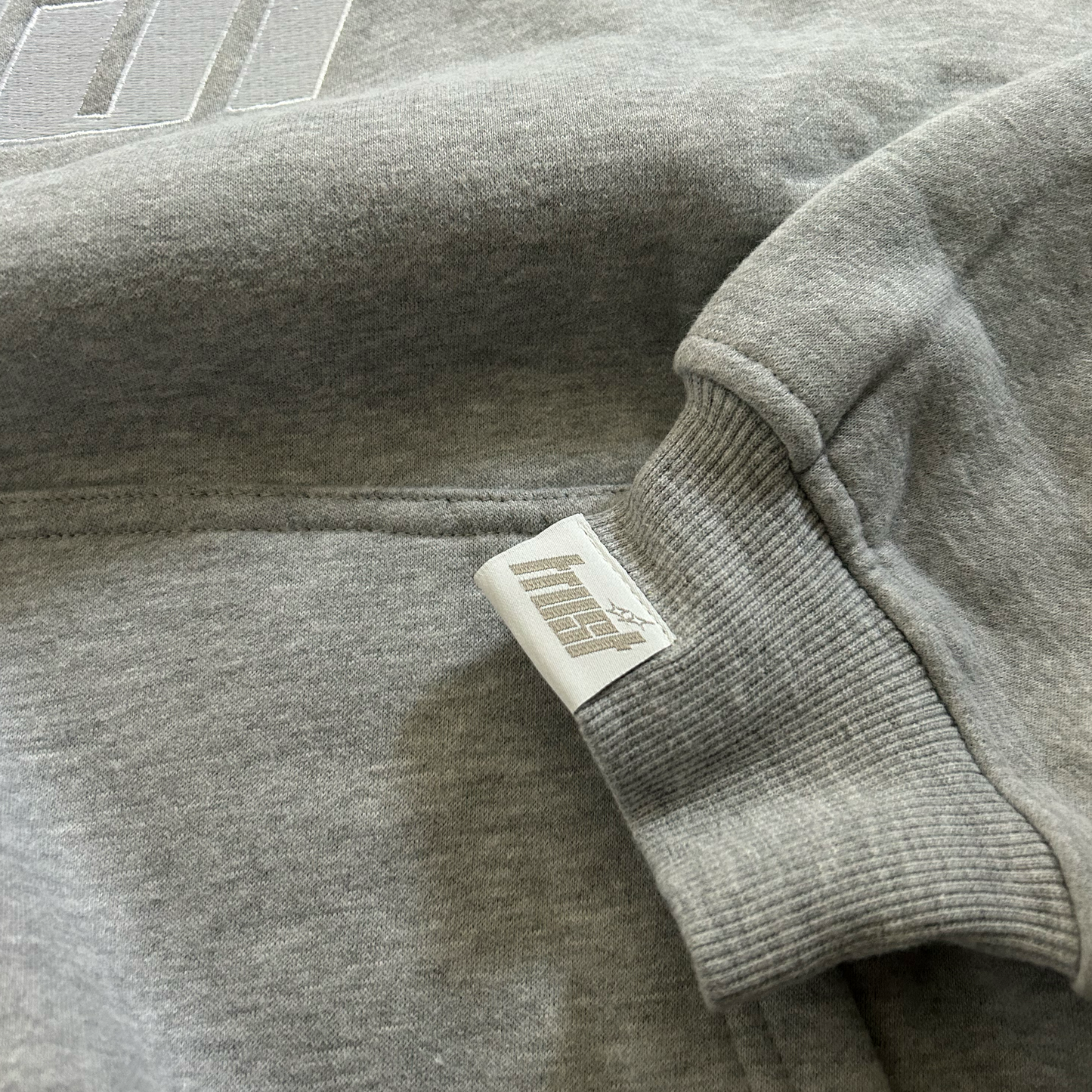 EMBROIDERED HEAVYWEIGHT TRUST TRACKSUIT [GREY]