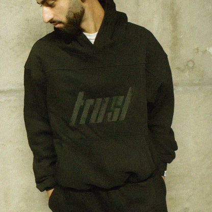 EMBROIDERED HEAVYWEIGHT TRUST TRACKSUIT [BLACK]