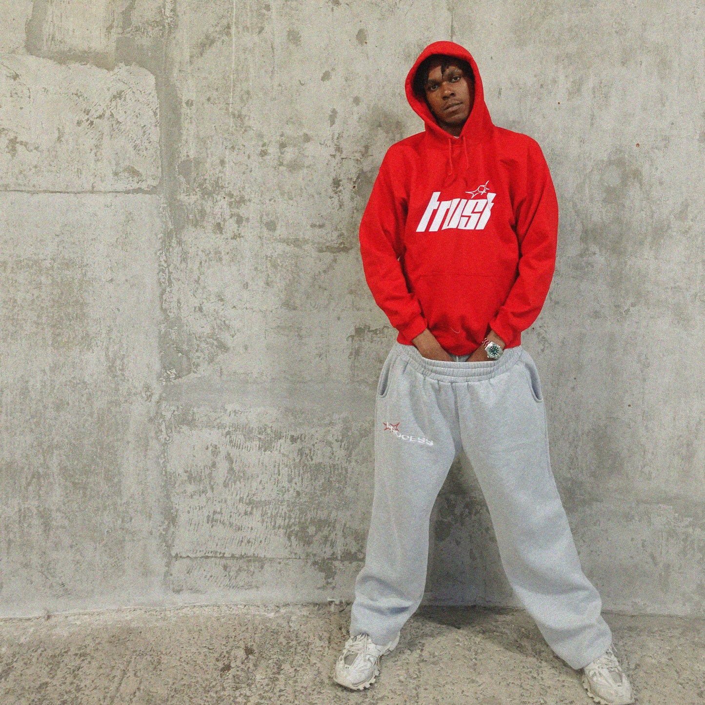 HEAVYWEIGHT TRUST HOODIE [RED]