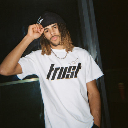 TRUST TEE [WHITE/BLACK]